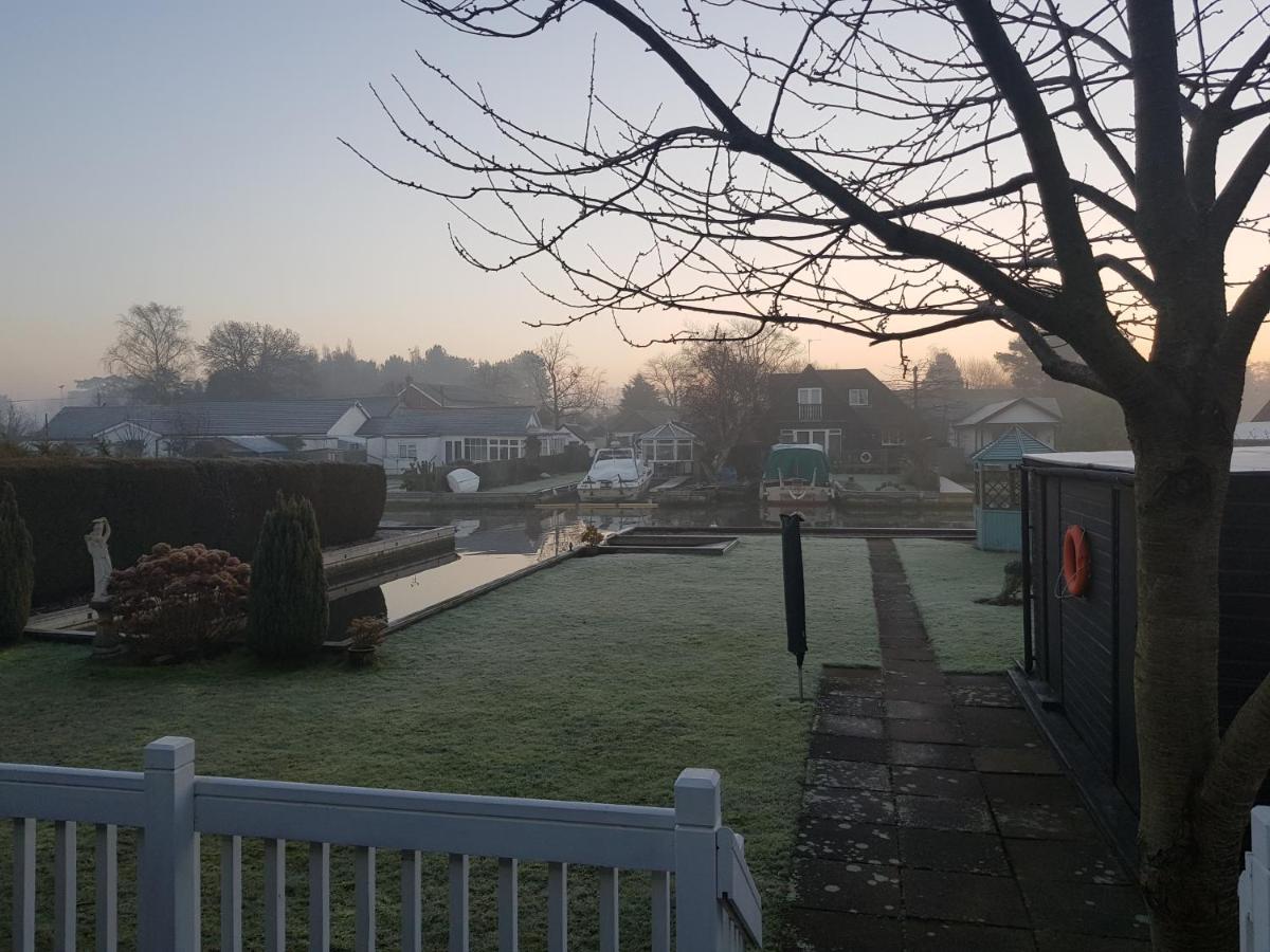 The Willows Wroxham Eksteriør bilde